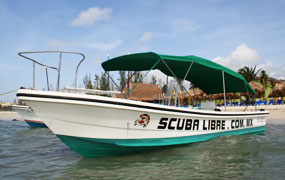 picture of the Scuba Libre boat in Playa del Carmen