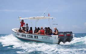 picture of the Scuba Libre boat in Playa del Carmen